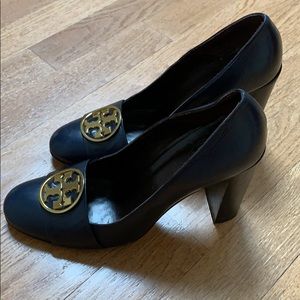 Tory Burch navy pump